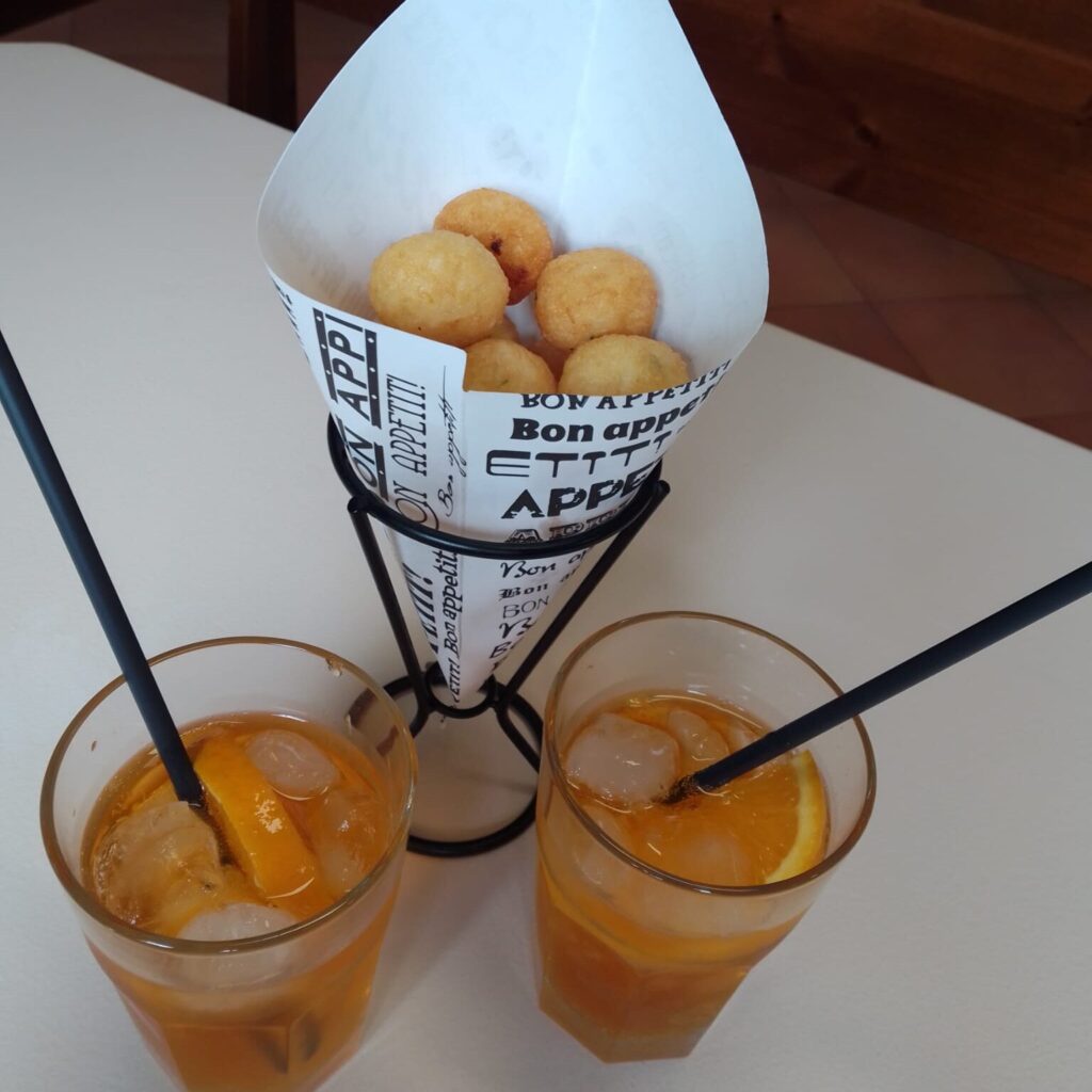 Aperitivi al bar