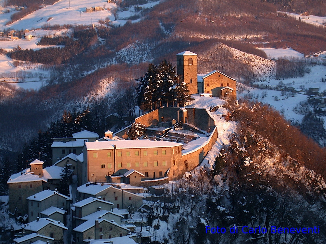 Montecreto vista invernale, provincia di Modena